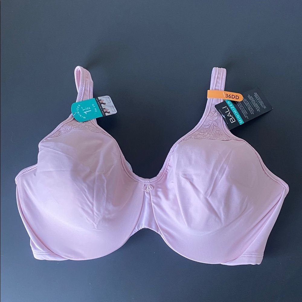 NEW Bali Soft Pink Lace Comfort Minimizer Bra 36DD Dainty Underwire Casual